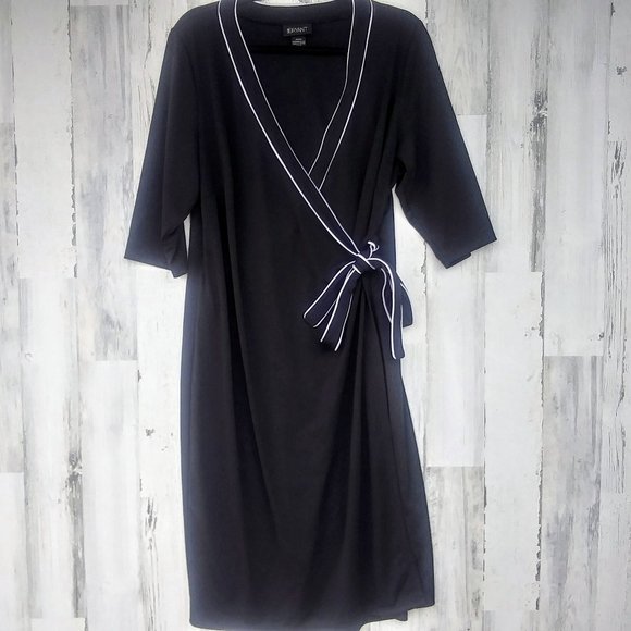 Lane Bryant Dresses & Skirts - Lane Bryant Wrap Dress Size 14/16